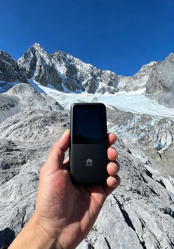 29元包月流量卡配华为随身WiFi,云南跑了三年就这几句大实话 华为随身WiFi设备在云南玉龙雪山景区实拍