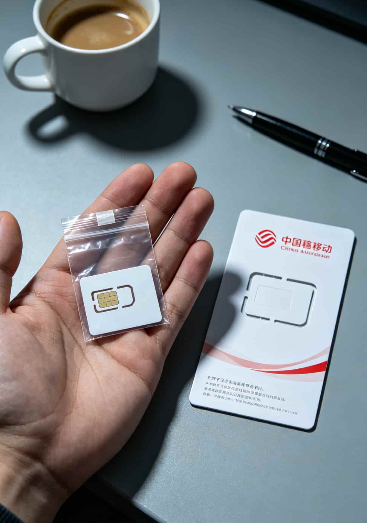 2025年最好用的流量卡是哪张?我换了7张卡实测4个月,答案在这 物联卡和正规手机卡对比,物联卡包装简陋没有说明书